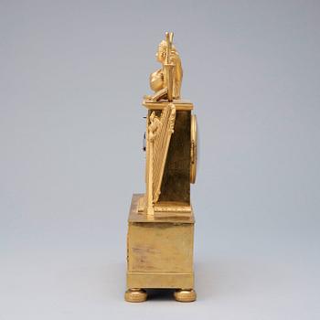 BORDSPENDYL. Frankrike, 1800-talets början. Empire.