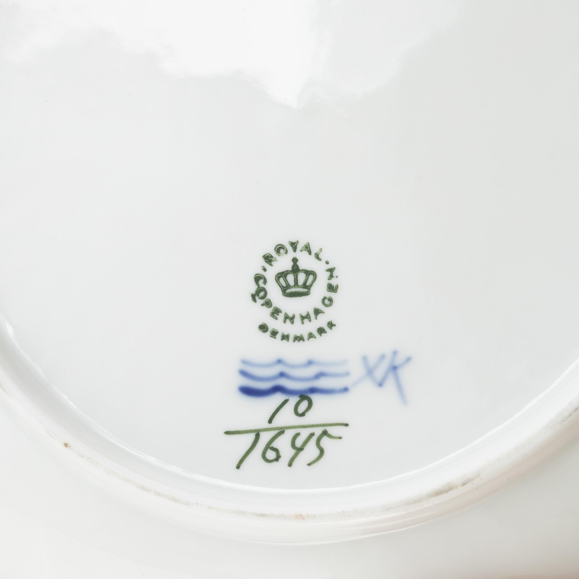 Royal Copenhagen, servisdelar, 60 delar, porslin, "Blå blomst", Danmark.