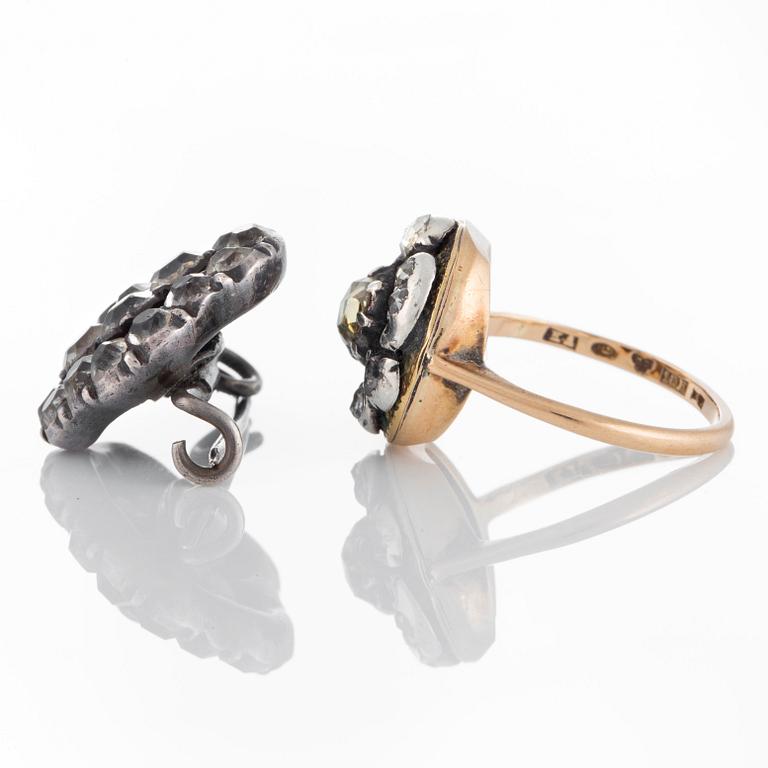 A ring and a brooch.