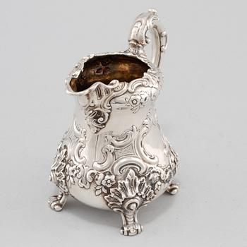 KANNA, silver, Edward, John & William Barnard, London, England, möjligen 1846. Vikt 340 g.