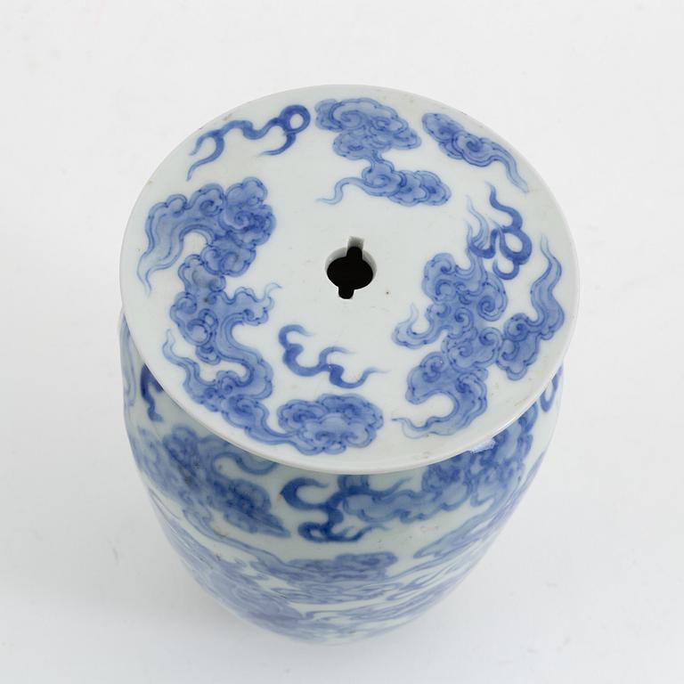 A Japanese porcelain incense burner, first half of the 20th Century.