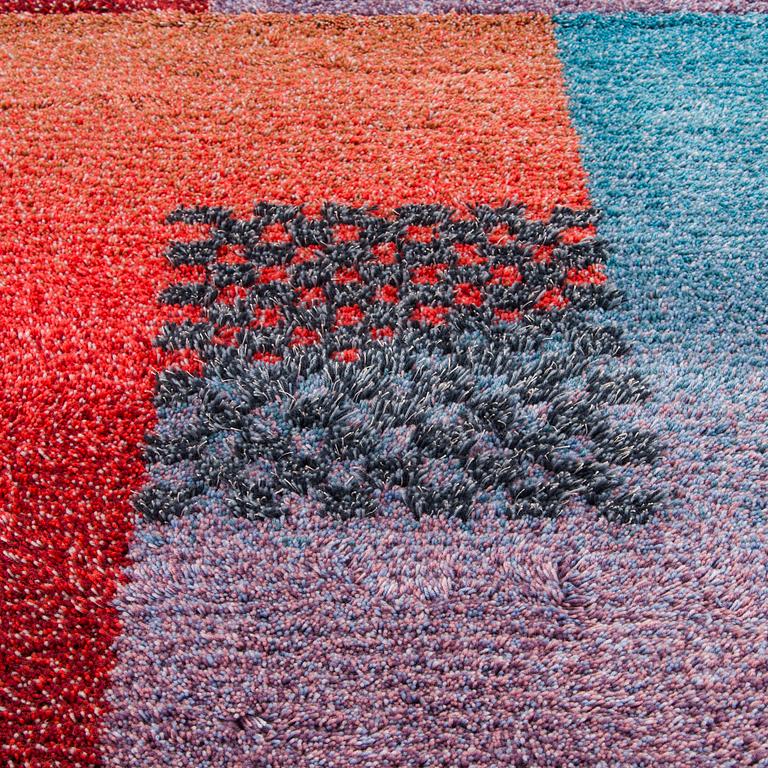 Jukka Vesterinen, rya, modell för Helmi Vuorelma. Ca 125 x 115 cm.