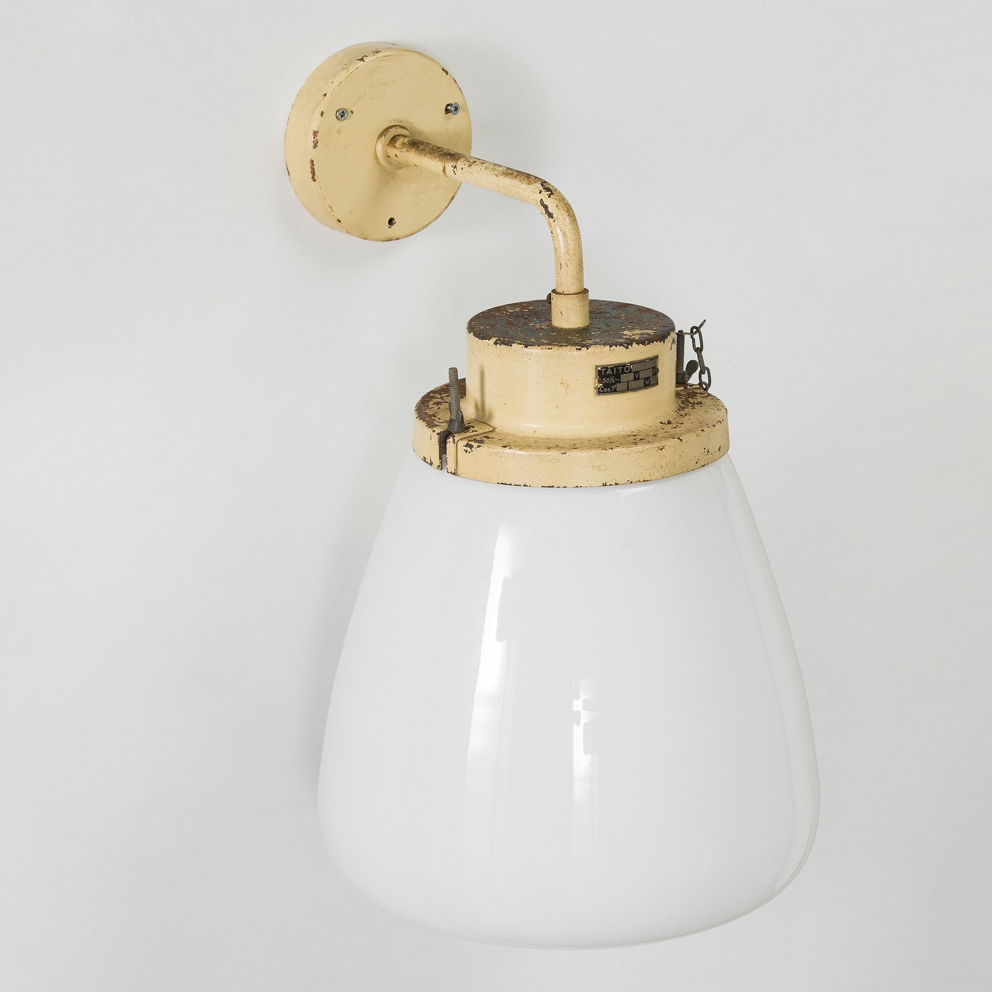 Paavo Tynell, vägglampa, modell 2305 Taito 1930-tal.