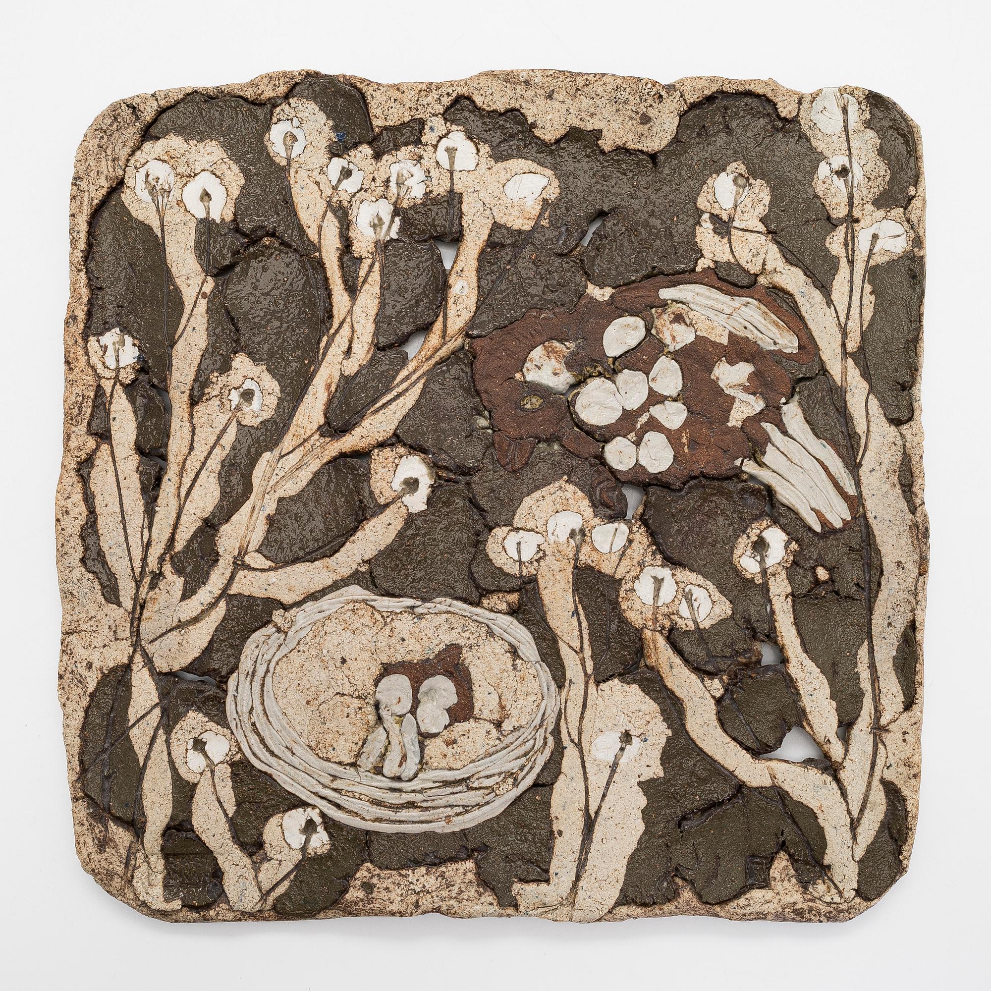 Francesca Mascitti-Lindh, A stoneware wall plaque, stoneware, signed FML, Arabia Finland.