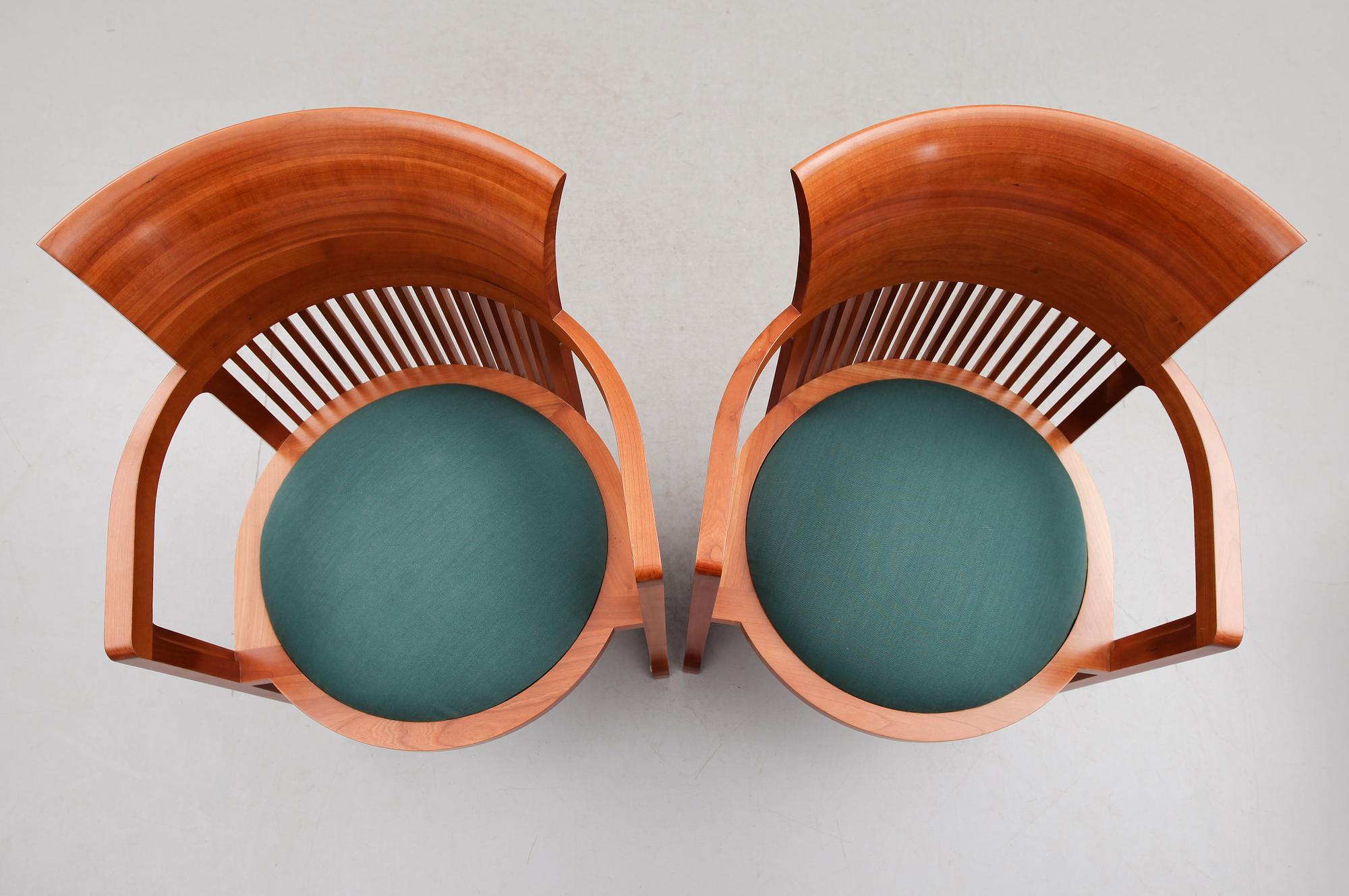 KARMSTOLAR, ett par, "Barell 606", Frank Lloyd Wright, Cassina, Italien, 1986.