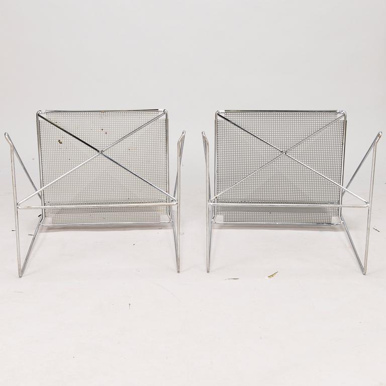 NIELS JØRGEN HAUGESEN, a set of 14 Danish 'X-line' stackable chairs. Designed 1977.