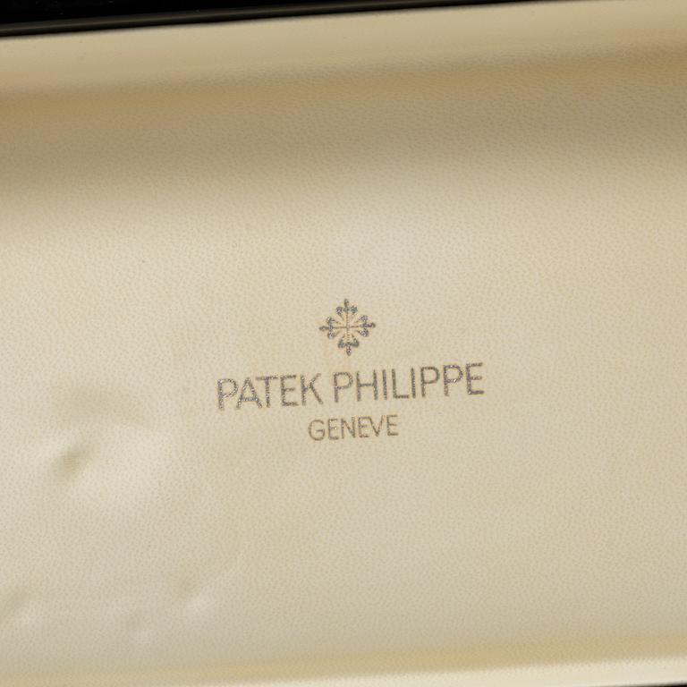 Patek Philippe, box.