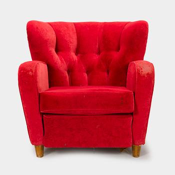 A mid-20th century armchair.