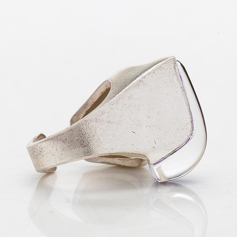 Björn Weckström, a sterling silver 'Darina's Tear' ring with acrylic. Lapponia 1974.