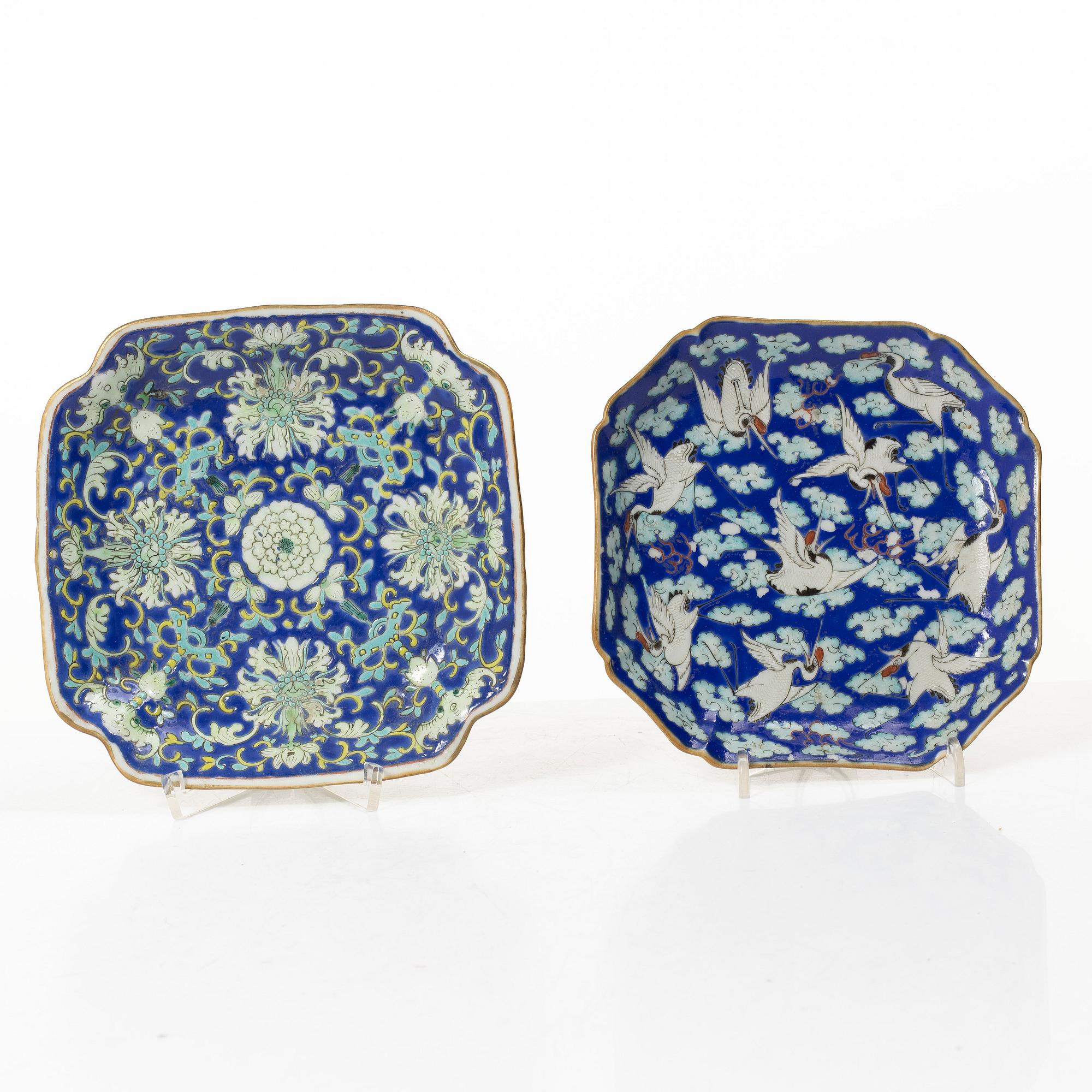 Two enamelled dishes, Qing dynasty, circa 1900.