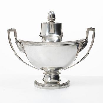A Swiss silver tureen with lid, mark of Bossard & Sohn, 20th Century.