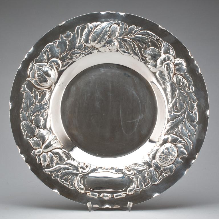 FAT, silver. Barockstil, G.A.G Stockholm, otydlig årsstämpel.  580g.
