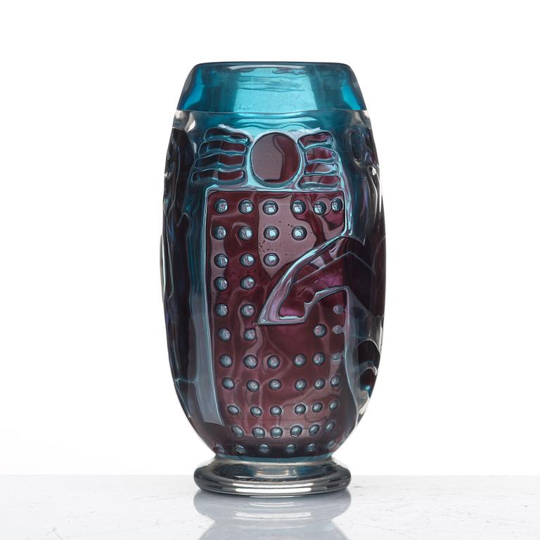 Edvin Öhrström, an ariel glass vase, Orrefors, Sweden 1942, no 242.