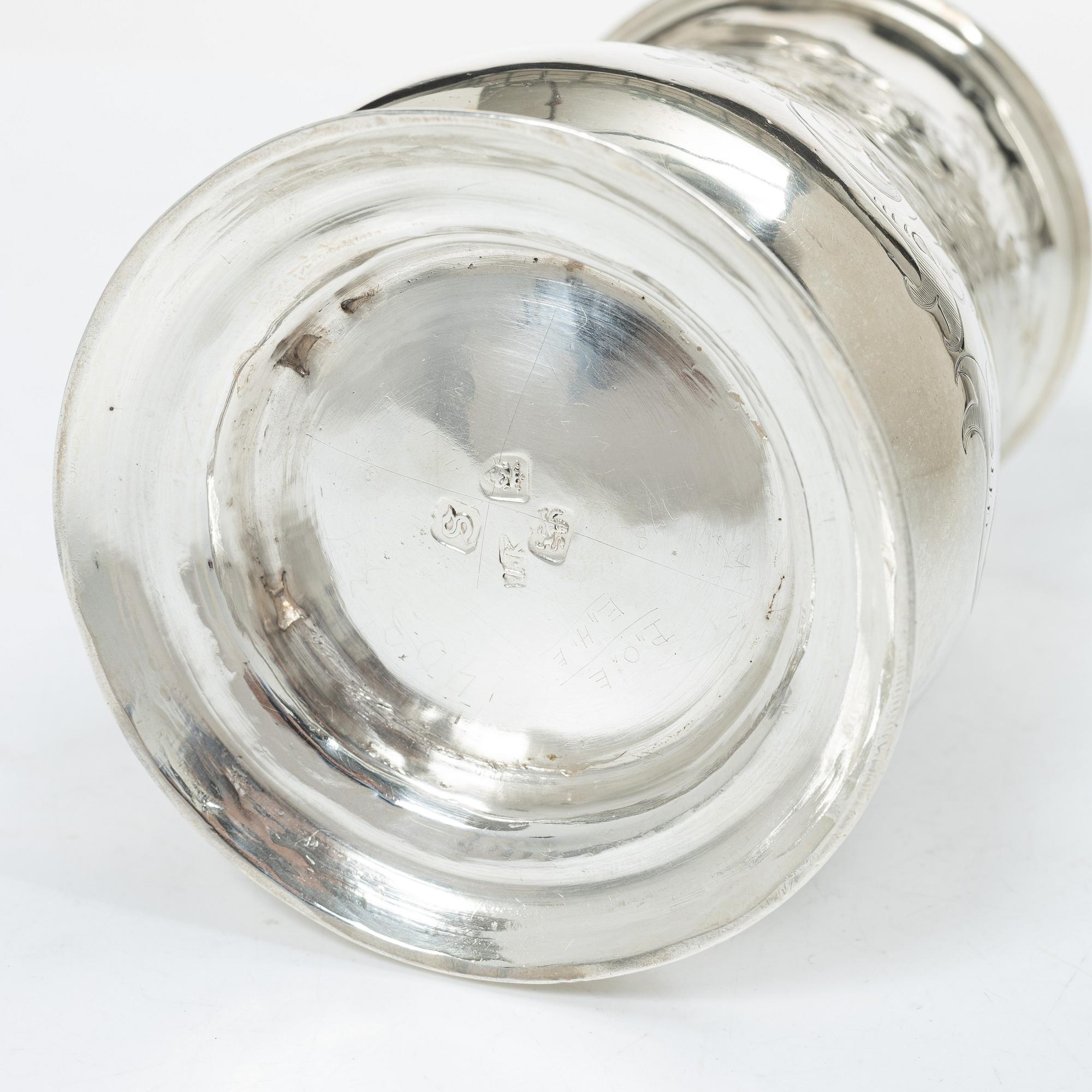 A British silver tankard, mark of John King, London 1773.