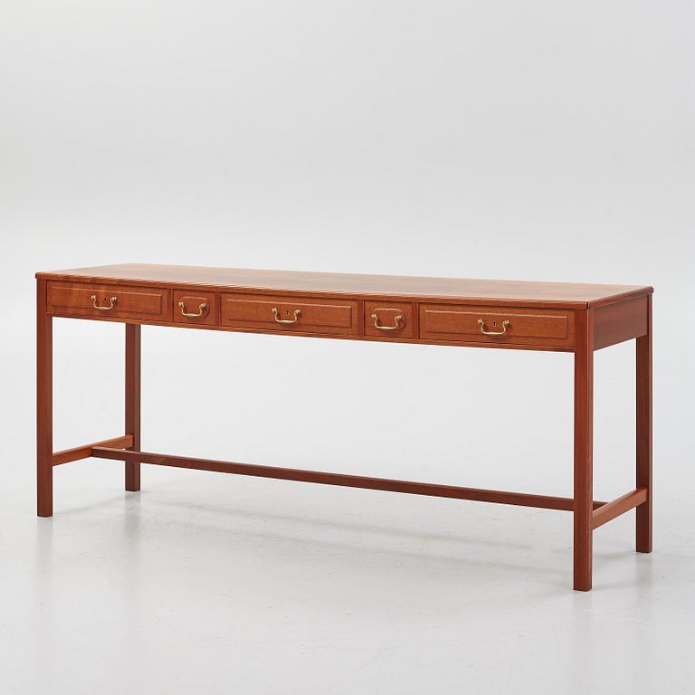 Josef Frank, sideboard, modell 821, Firma Svenskt Tenn, efter 1985.