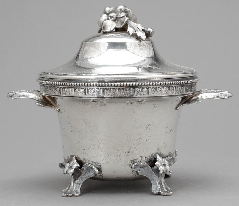 SOCKERSKÅL, silver, Jakob Engelberth Torsk, Stockholm, 1907. Vikt ca 452g.