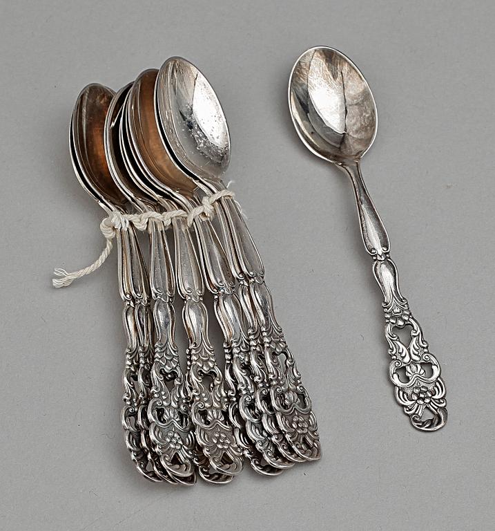 PARTI SILVER, 27 delar, olika mästare och år bla 1879. Totalvikt ca 500 gr.