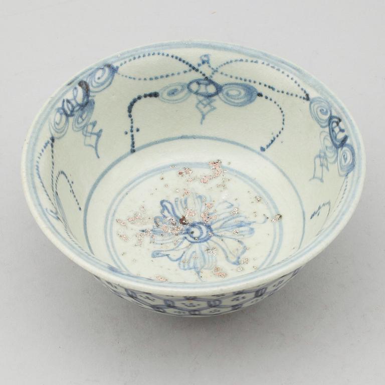 SKÅL, porslin,  södra Kina, Ming 1400-tal.