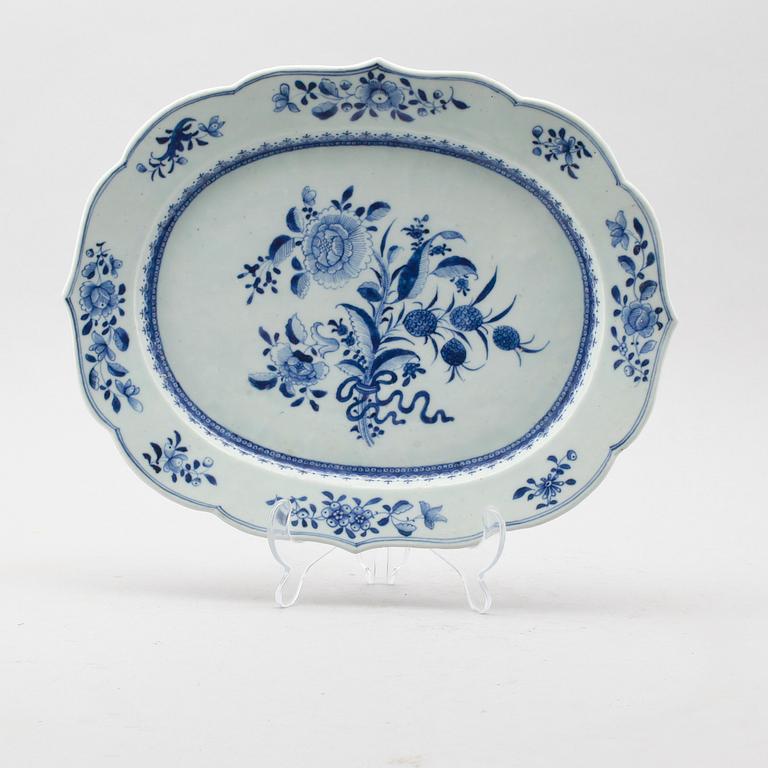 STEKFAT, porslin, Kina, Qianlong 1736-1795.