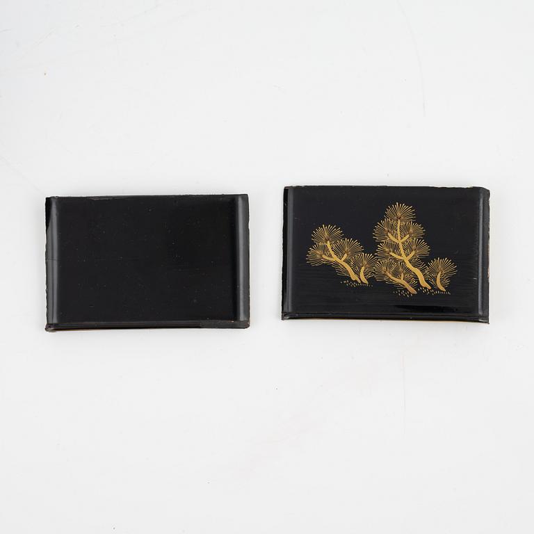 A Japanese lacquer box with cover, circa 1900.