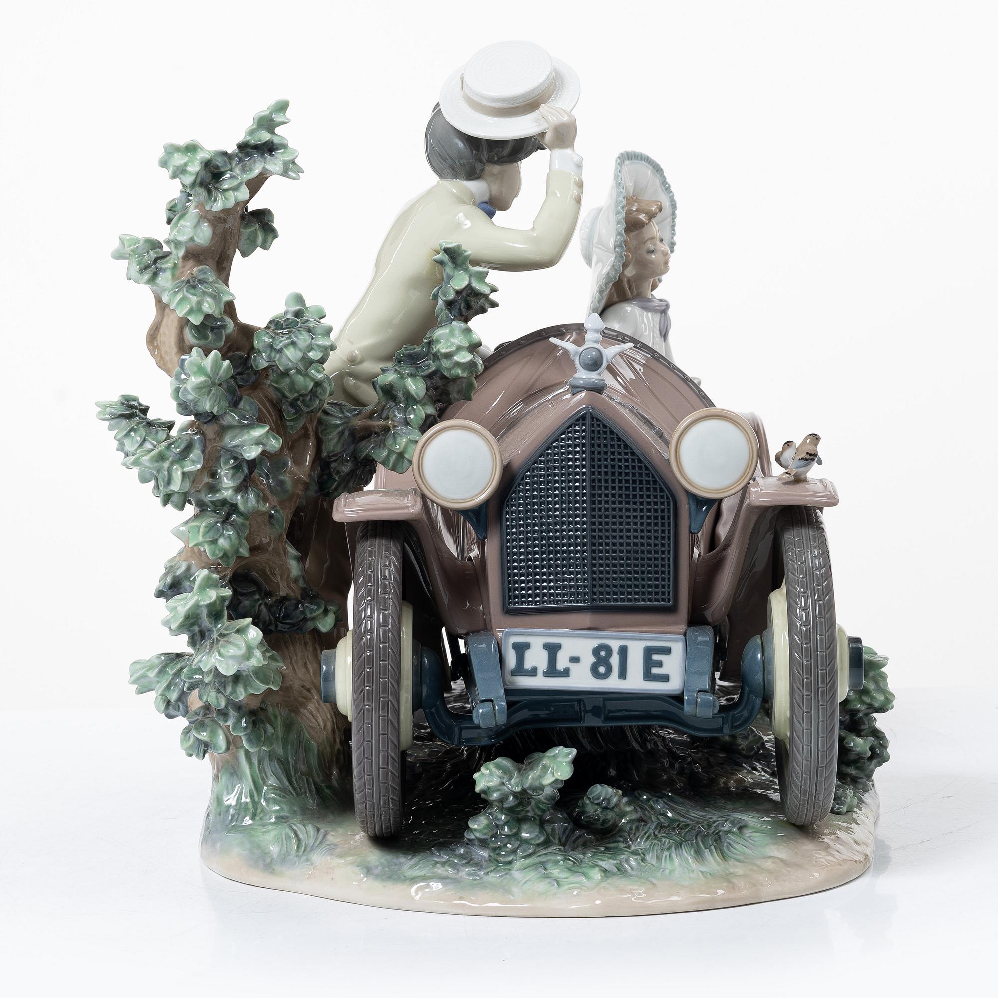 Salvador Debón, figurin, "Young couple with car", Lladró, Spanien 1982.