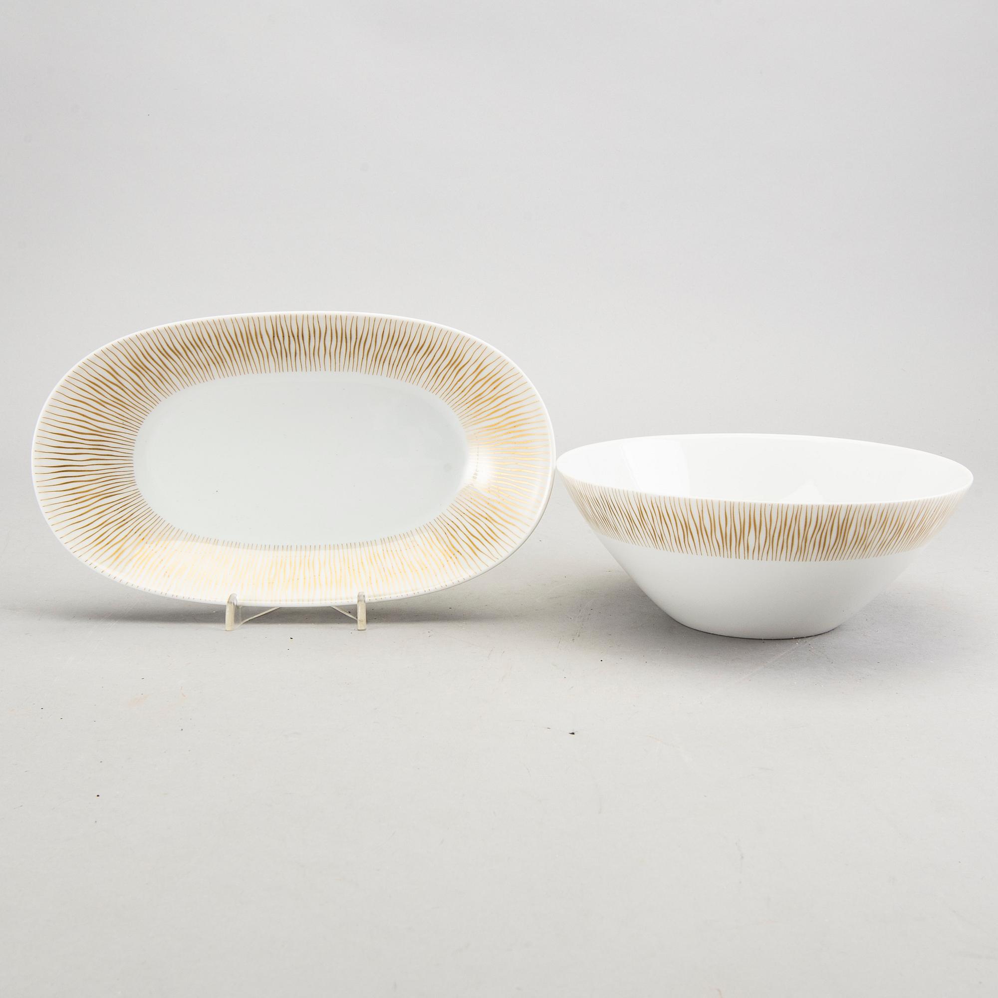 Raymand Loewy, a 56 pcs porcelain dinner service, Rosenthal, Tyskland.