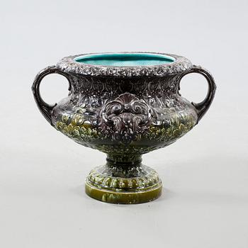 A majolica pot with handles, made by Rörstrand, around year 1900.