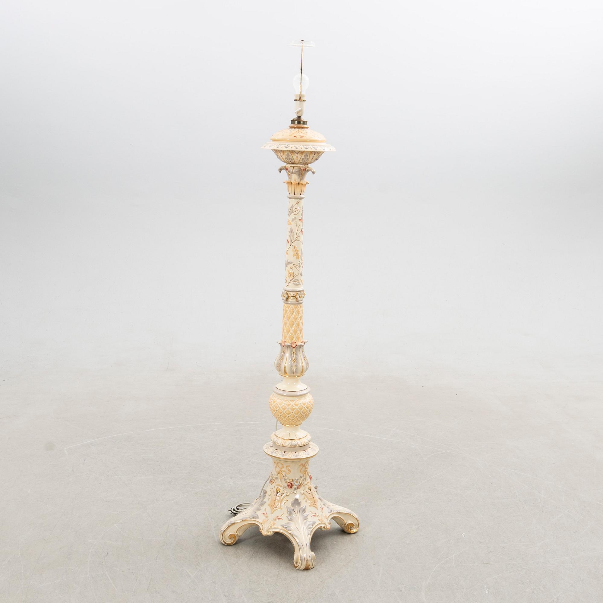 Golvlampa/Fotogenlampa Nyrenässans Rörstrand sent 1800-tal.