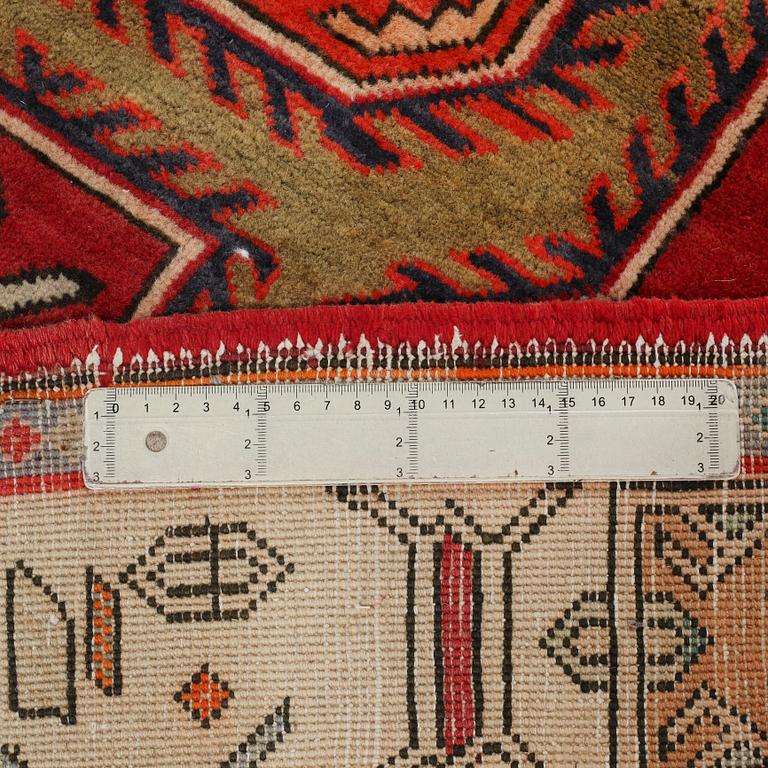 MATTA, Meshkin, 334 x 140 cm.