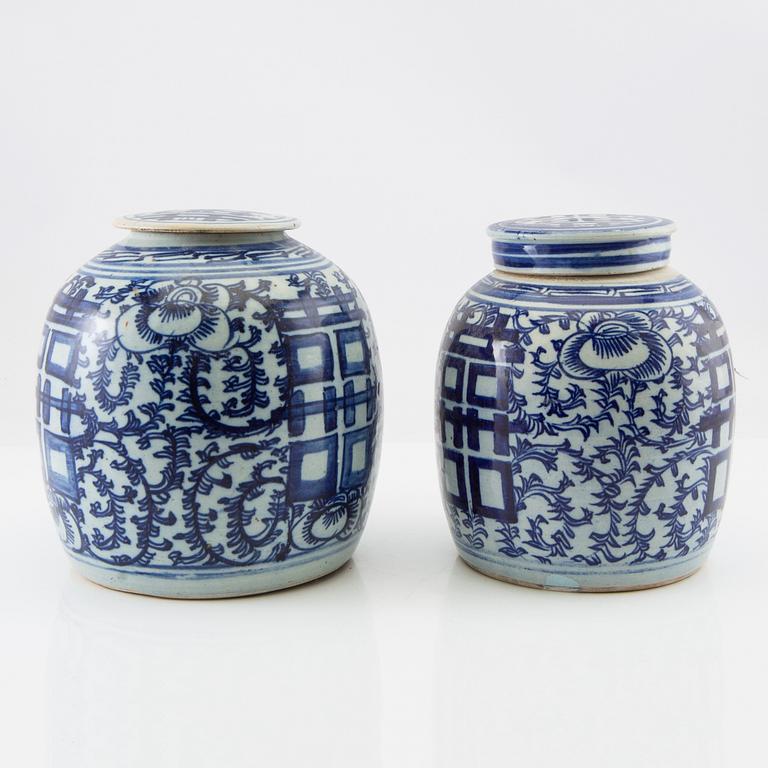 A set of two Chinese blue and white jars with covers, 20th century.