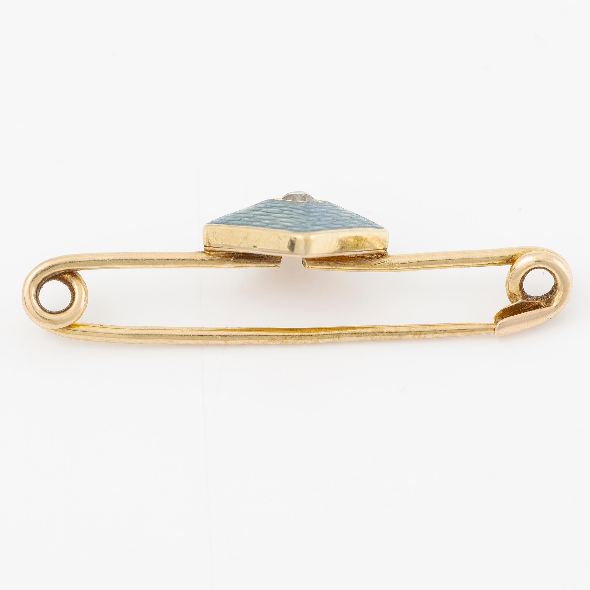 Brooch, 14K gold with enamel and old-cut diamond.