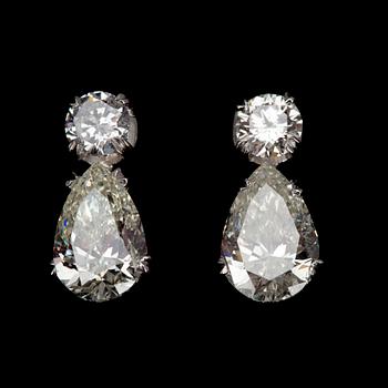 ÖRHÄNGEN, droppslipade diamanter ca 2.40 ct. J-M /Si1-I2, briljantslipade diamanter ca 0.40 ct. H/si.