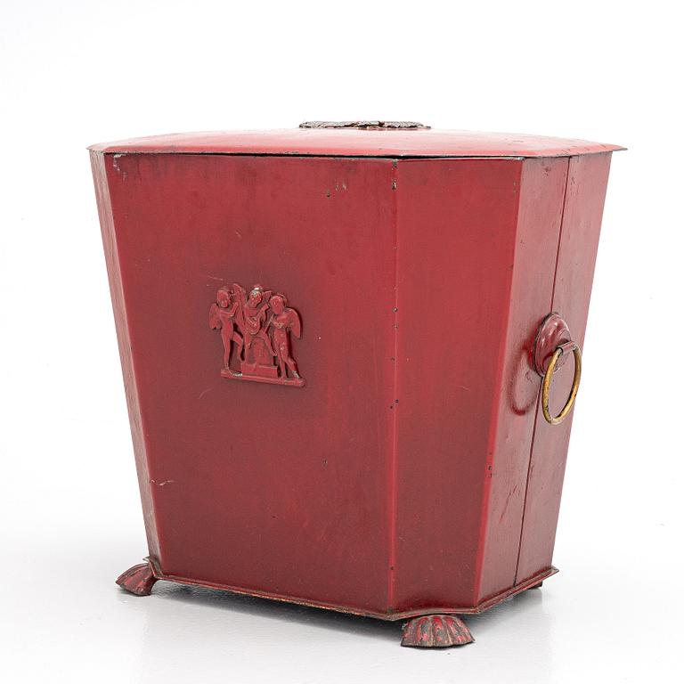 Coal scuttle, England, 19th century.