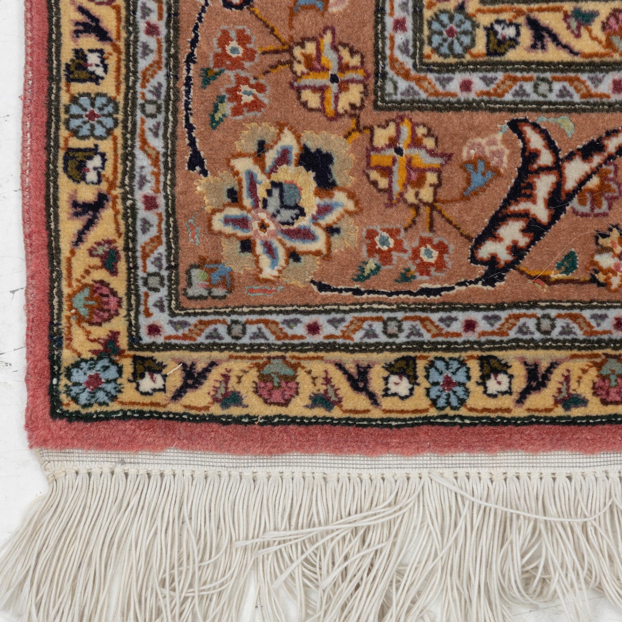 Matta, orientalisk, silkesinslag, ca. 146 x 101 cm.