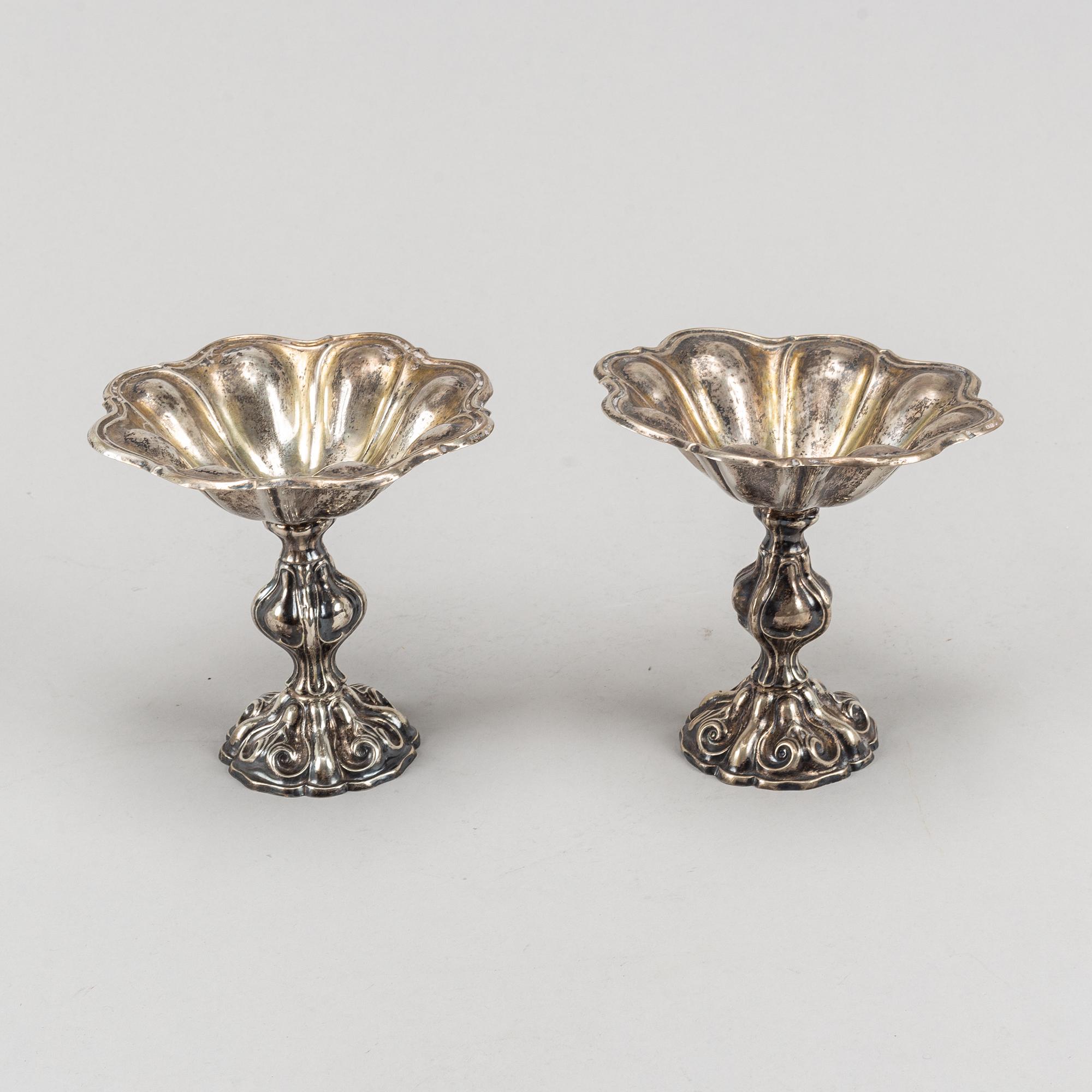 August Friedrich Krollpfeifer, uppsatsskålar, ett par, silver, Helsingborg 1872.