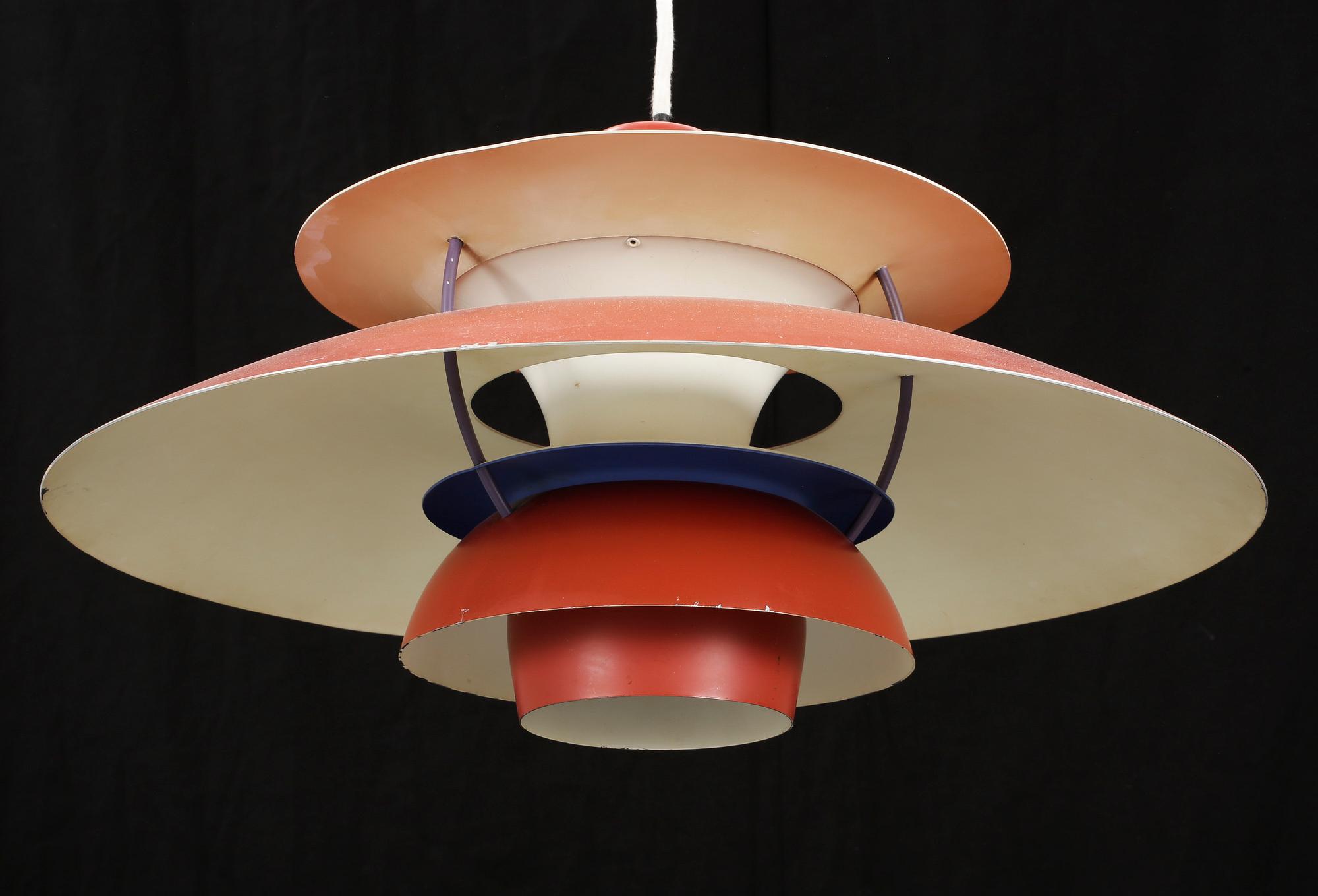 TAKLAMPA, "PH 5", Poul Henningsen, Louis Poulsen, Danmark, 1900-talets andra hälft. Höjd ca 26 cm.