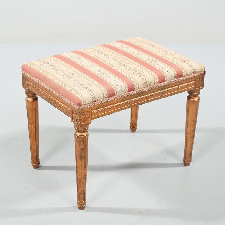 TABURETT, gustaviansk stil, omkring sekelskiftet 1800/1900.