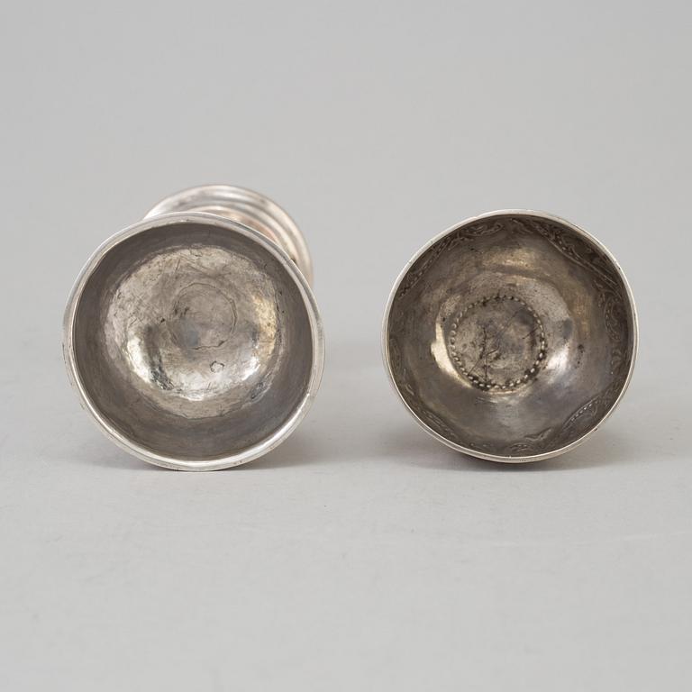 Two drinking cups, silver, probably Norway, 18/19 th century.  tot weight 61 gram.