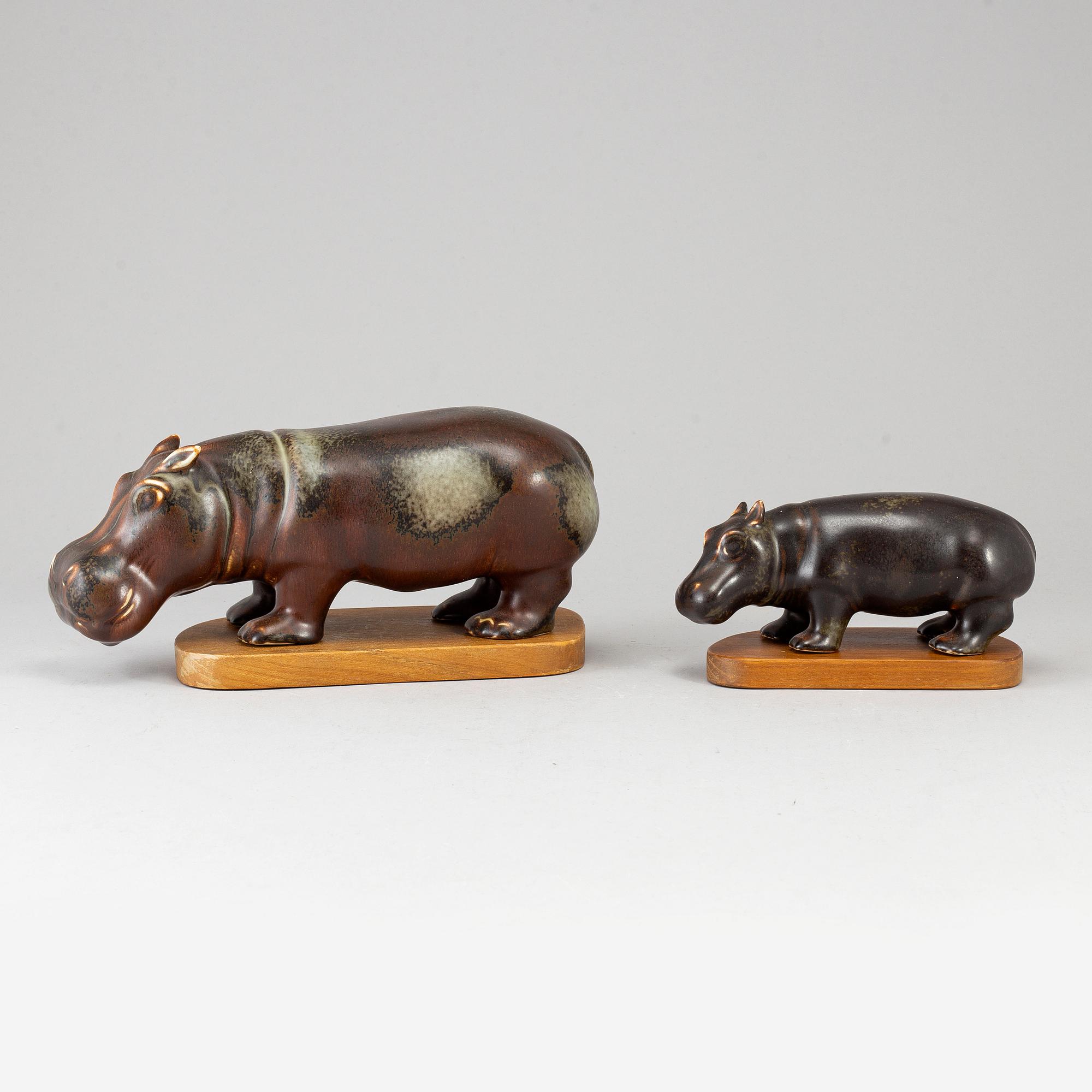 GUNNAR NYLUND, 2 stoneware figurines, Rörstrand.