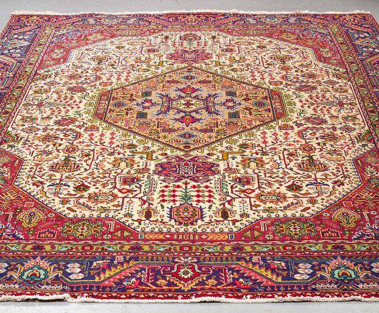 Matta, Täbris, 364 x 273 cm.