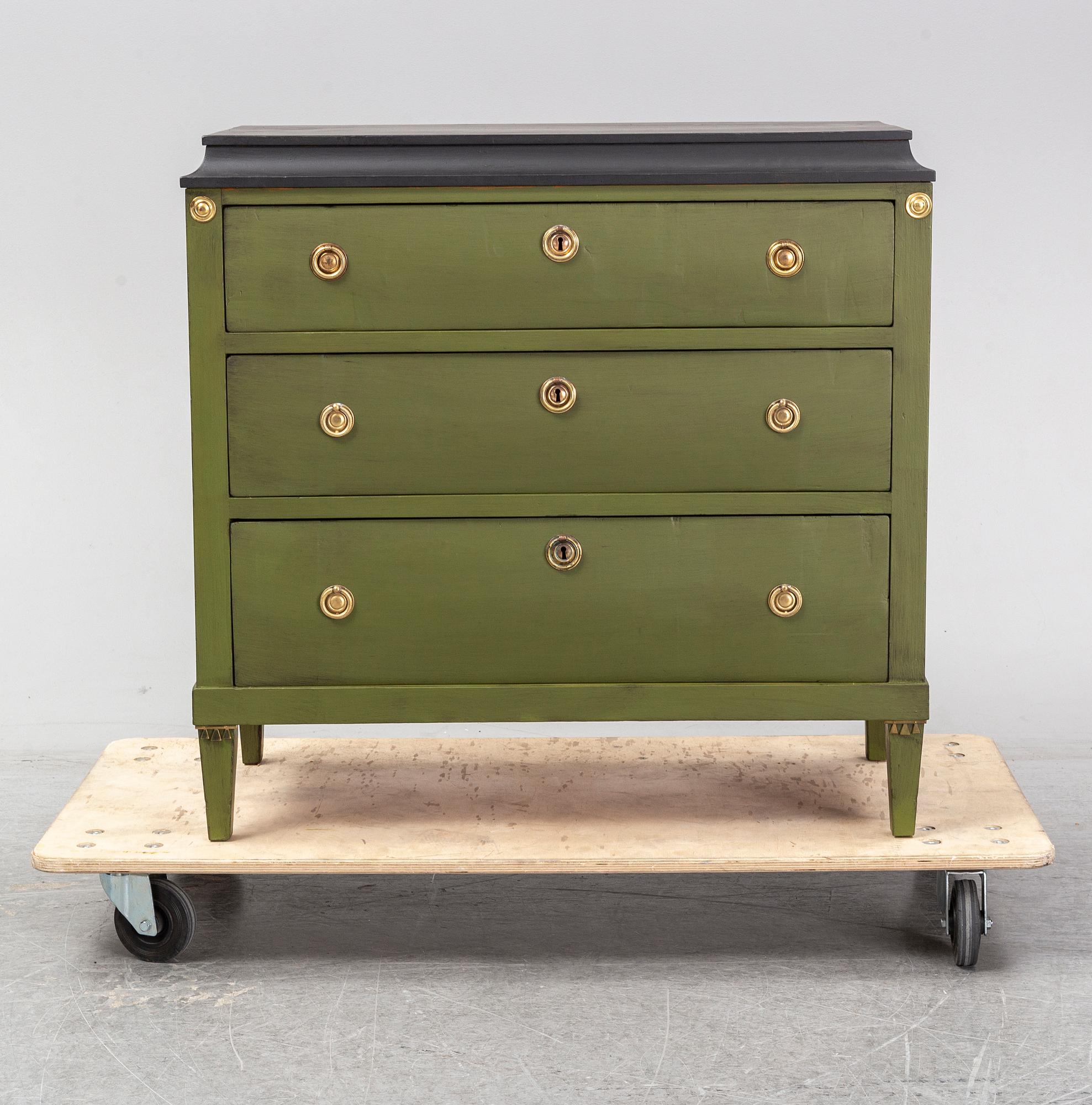 A late 19th century chest of three drawers.