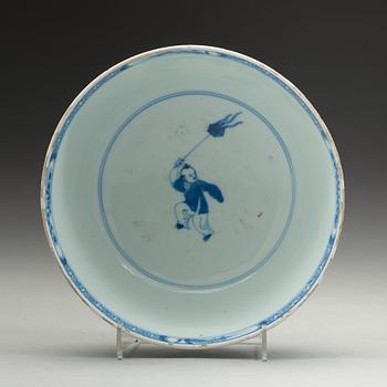 SKÅL, porslin. Qing dynastin, 1700-tal, med Yongzheng sex karaktärers märke.