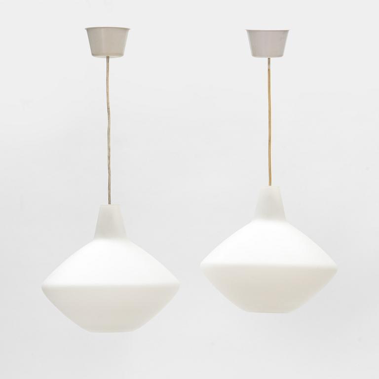 Lisa Johansson-Pape, taklampor, ett par, 'Onion-Lamp' / "Kantiga löken", Iittala, Asea, 1950-tal.