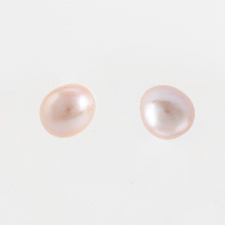 18K gold and pink freshwater pearl earrings.