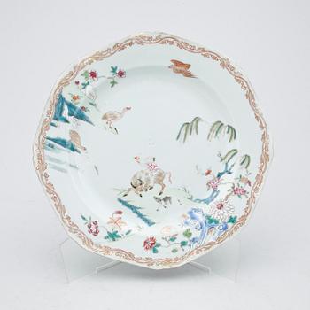 TALLRIKAR, 2+1+1 st, porslin Kina, Qing dynastin, Qianlong (1735-1796).