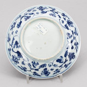 SKÅLFAT, porslin, Ming dynastin, Wanli (1573-1614).