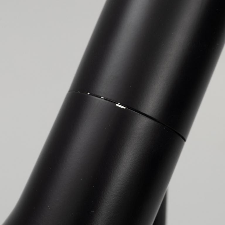 Arne Jacobsen, golvlampa, "AJ", Louis Poulsen, Danmark.