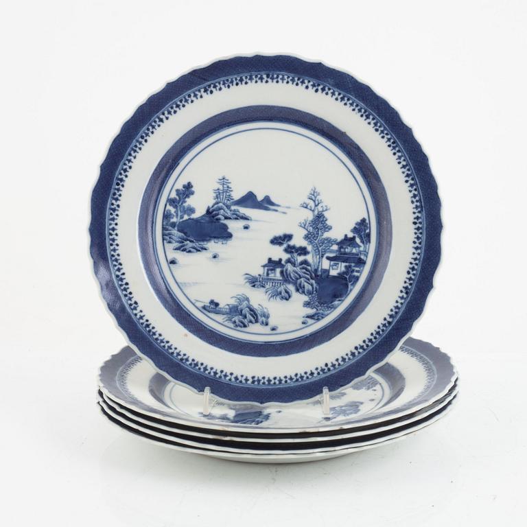 A set of five blue and white dishes, Qing dynasty, late 18th Century.