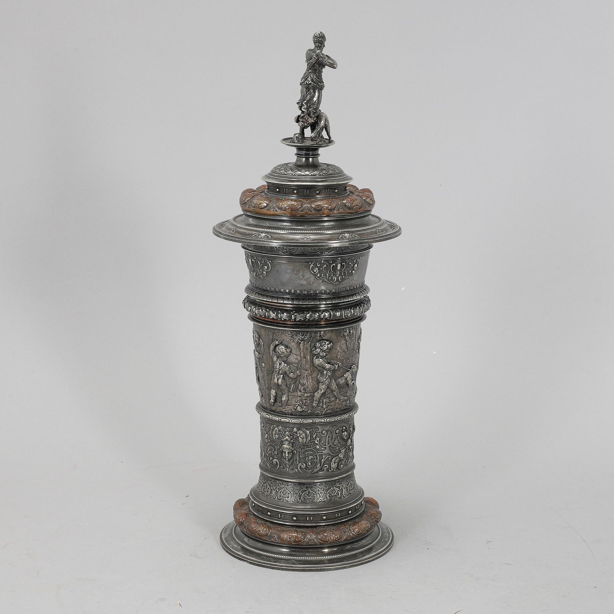 A silver plated cup with lid, WMFB (Würtembergische Metallwarenfabrik), late 19th century.