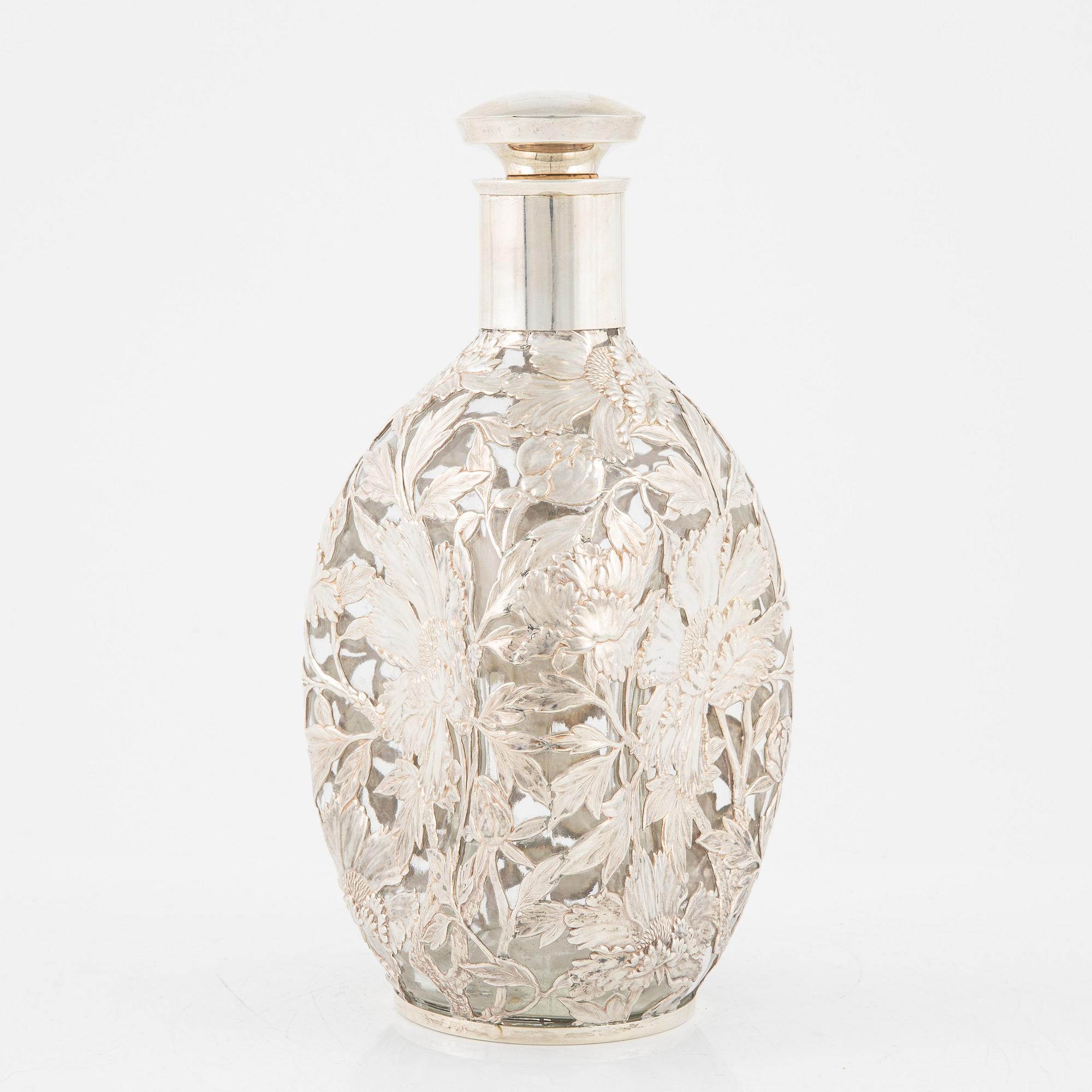 A silver and glass flask with stopper, China or possibly Japan, beginning of the 20th century.